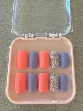 Press-On Nail Set in Coral, Lavender & Glitter Accent